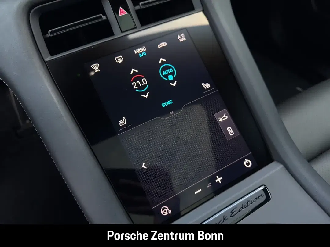 Porsche Taycan - Thumbnail 15