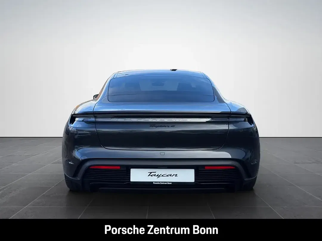 Porsche Taycan - Thumbnail 6