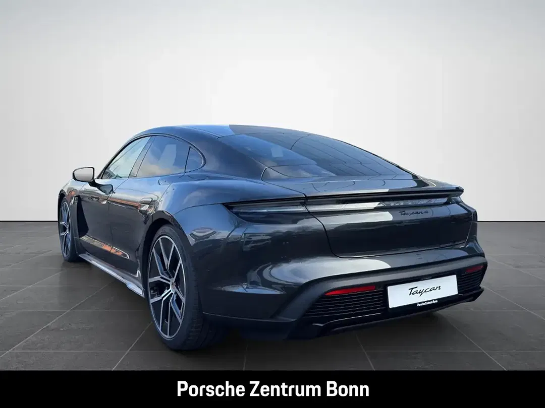Porsche Taycan - Thumbnail 7
