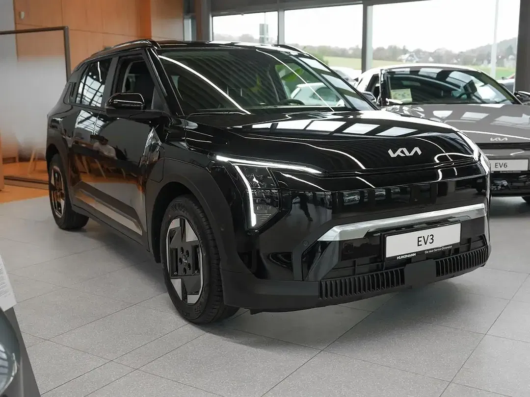 Kia EV3 - Thumbnail 2