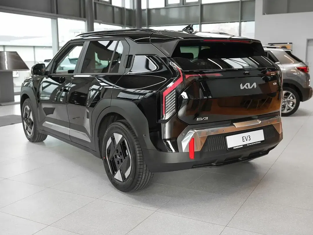 Kia EV3 - Thumbnail 3