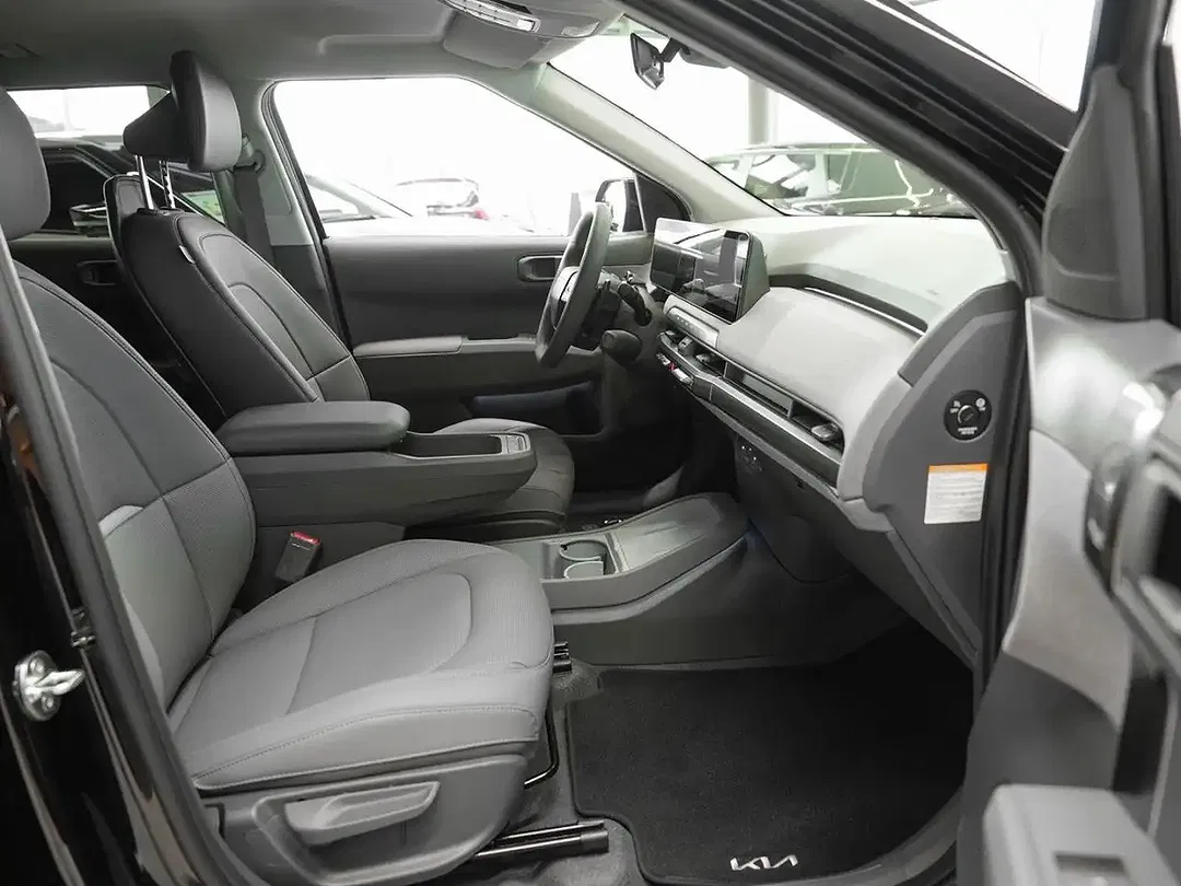Kia EV3 - Thumbnail 6