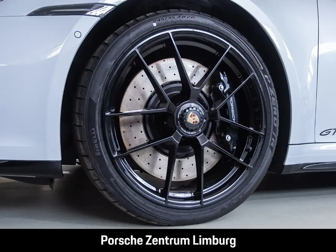 Porsche 992 - Thumbnail 6