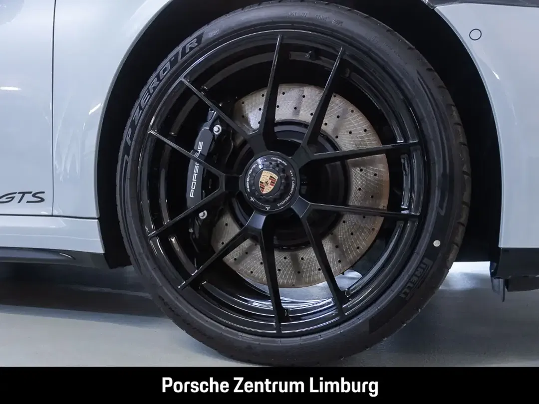 Porsche 992 - Thumbnail 8