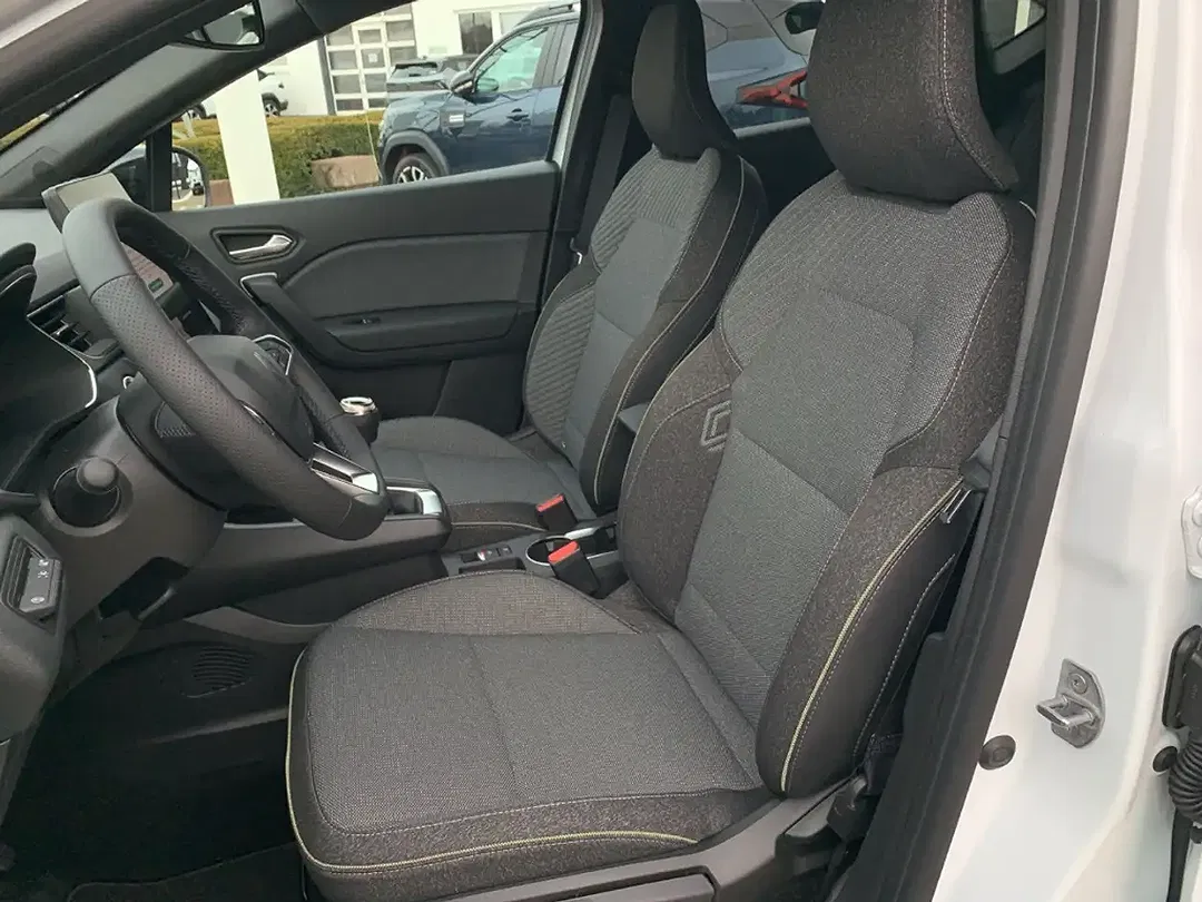 Renault Captur - Thumbnail 9