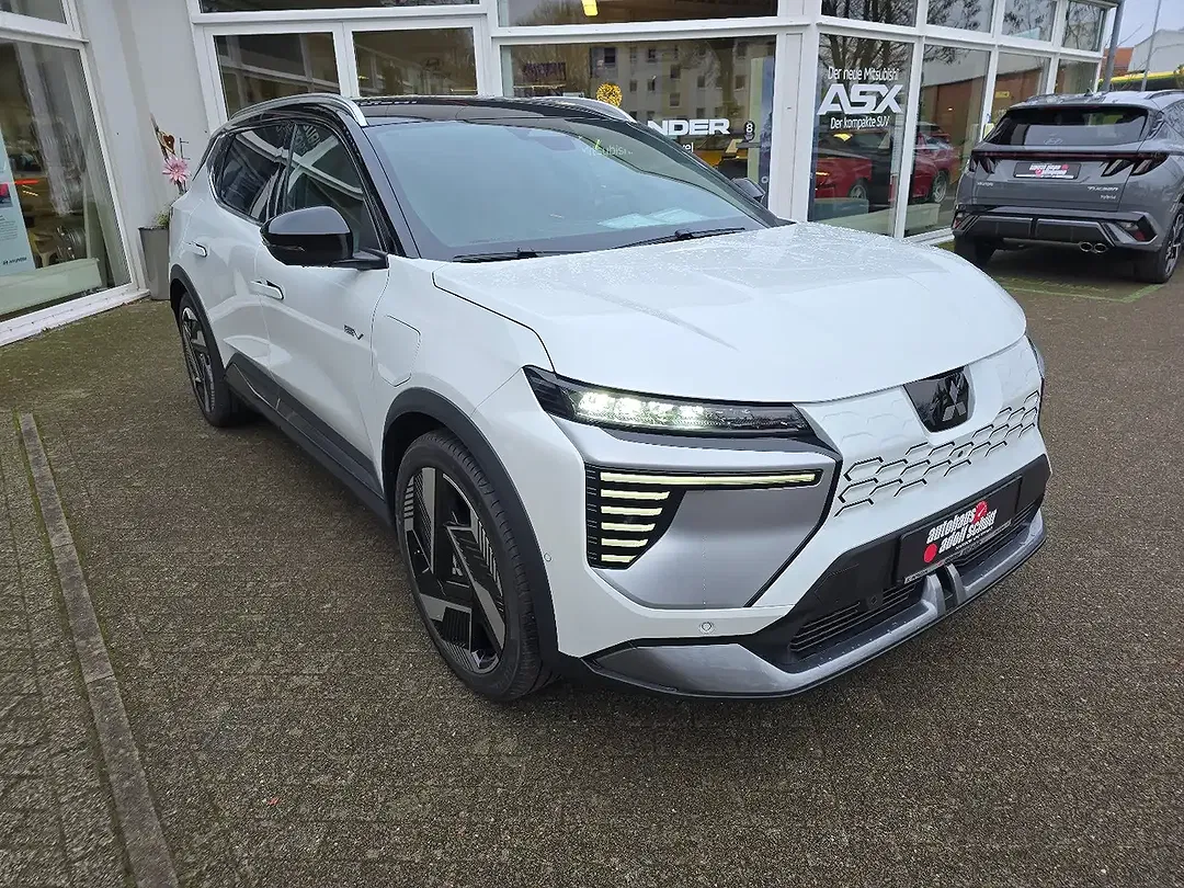 Mitsubishi Eclipse Cross - Thumbnail 3