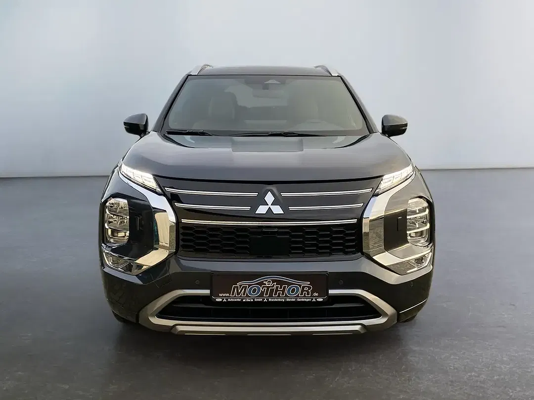Mitsubishi Outlander - Thumbnail 6