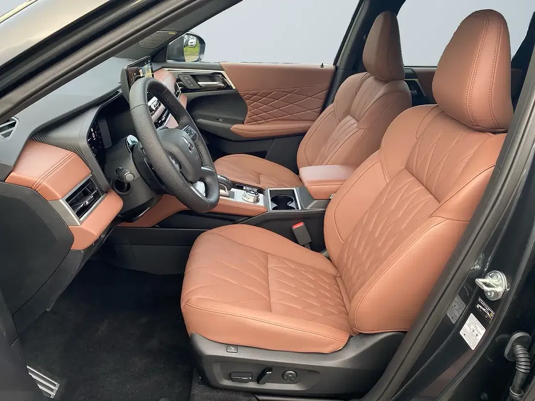 Mitsubishi Outlander - Thumbnail 7