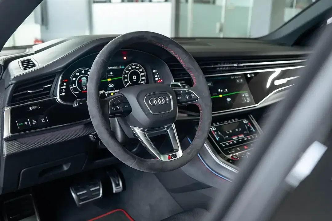 Audi RS Q8 - Thumbnail 10