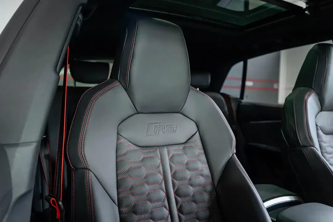 Audi RS Q8 - Thumbnail 15