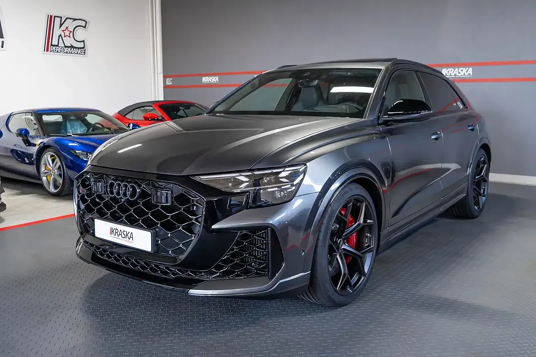 Audi RS Q8 - Thumbnail 2