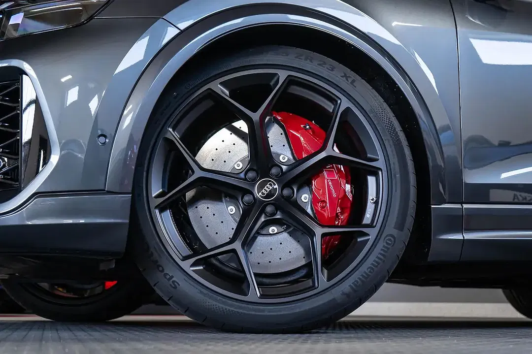 Audi RS Q8 - Thumbnail 4