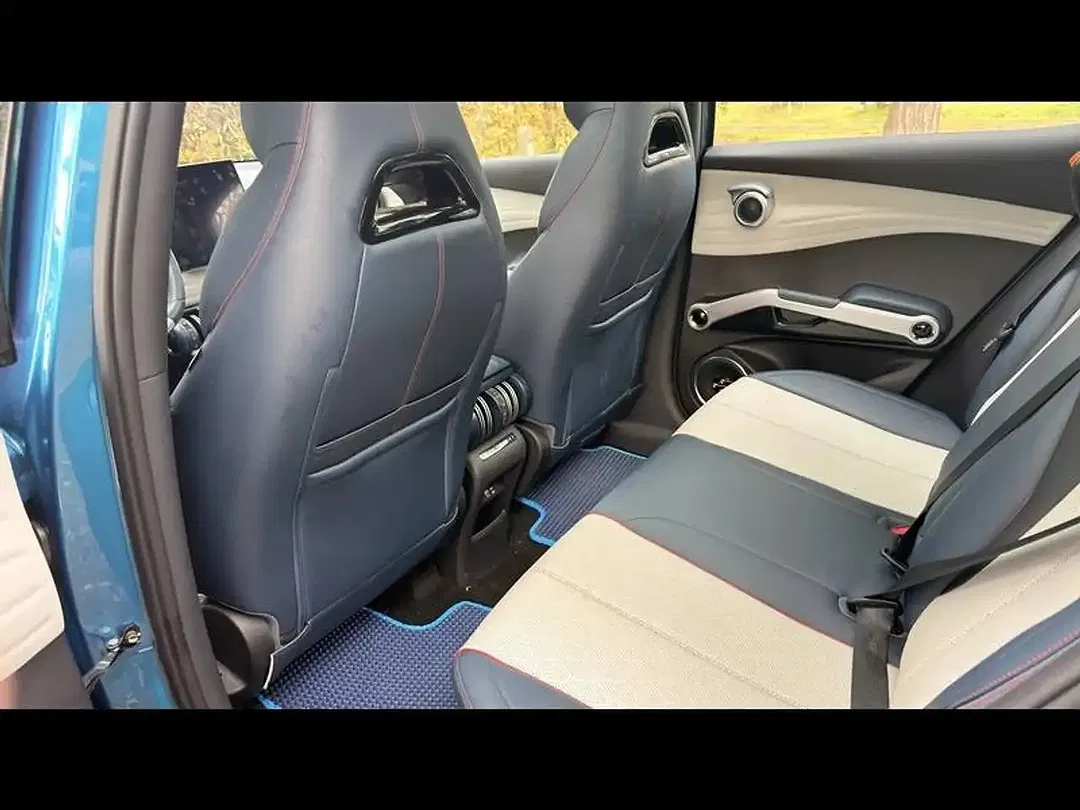 BYD Atto 3 - Thumbnail 9