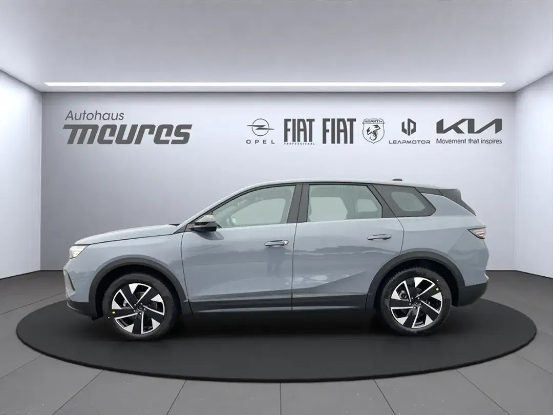 Opel Grandland - Thumbnail 2