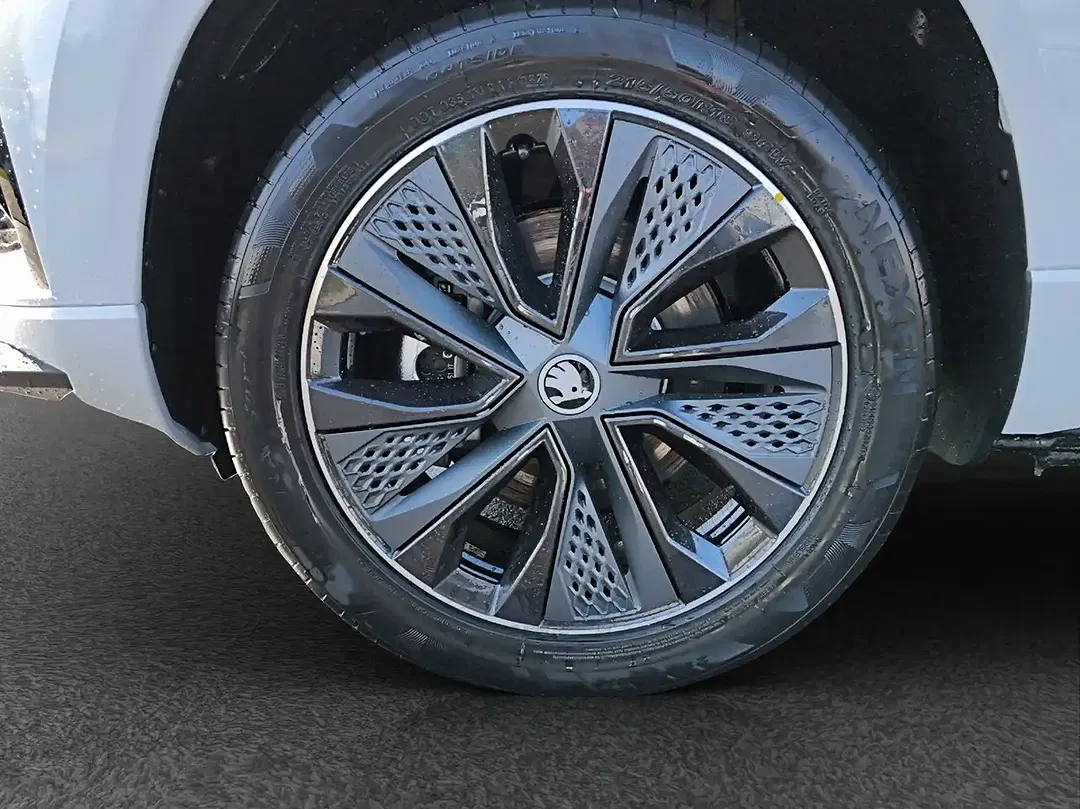 Skoda Karoq - Thumbnail 12