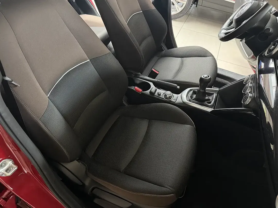 Mazda 2 - Thumbnail 8