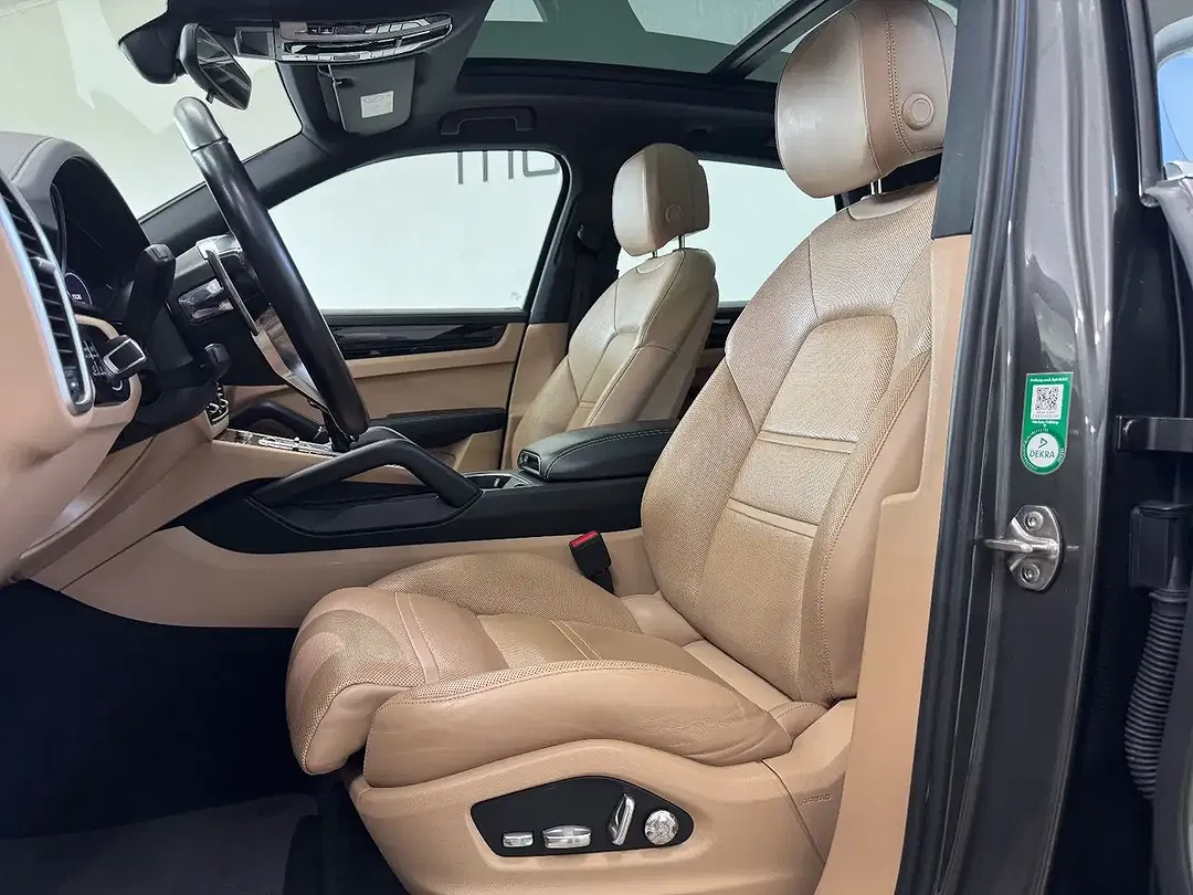 Porsche Cayenne - Thumbnail 10