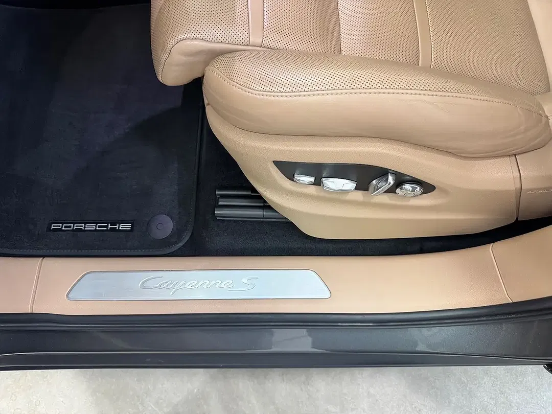 Porsche Cayenne - Thumbnail 11