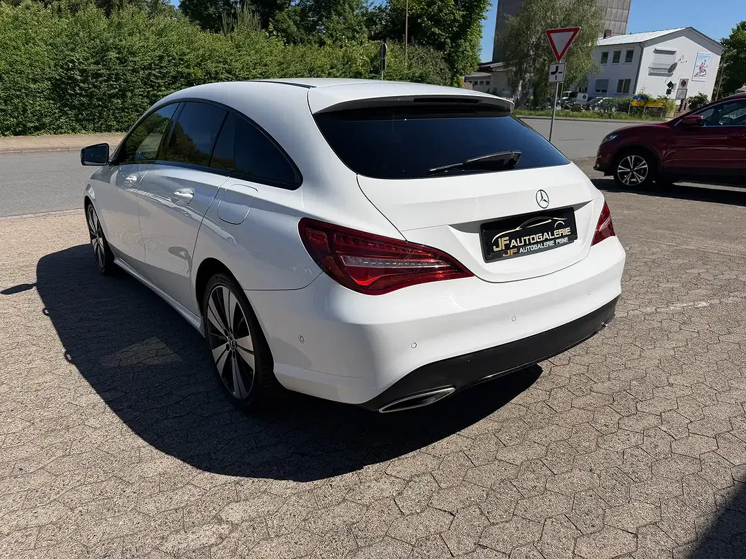 Mercedes-Benz CLA 200 - Thumbnail 11