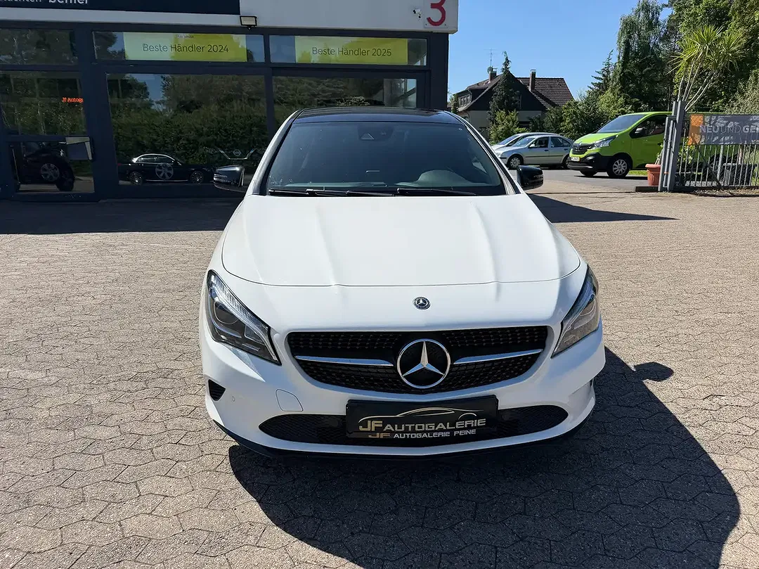 Mercedes-Benz CLA 200 - Thumbnail 2