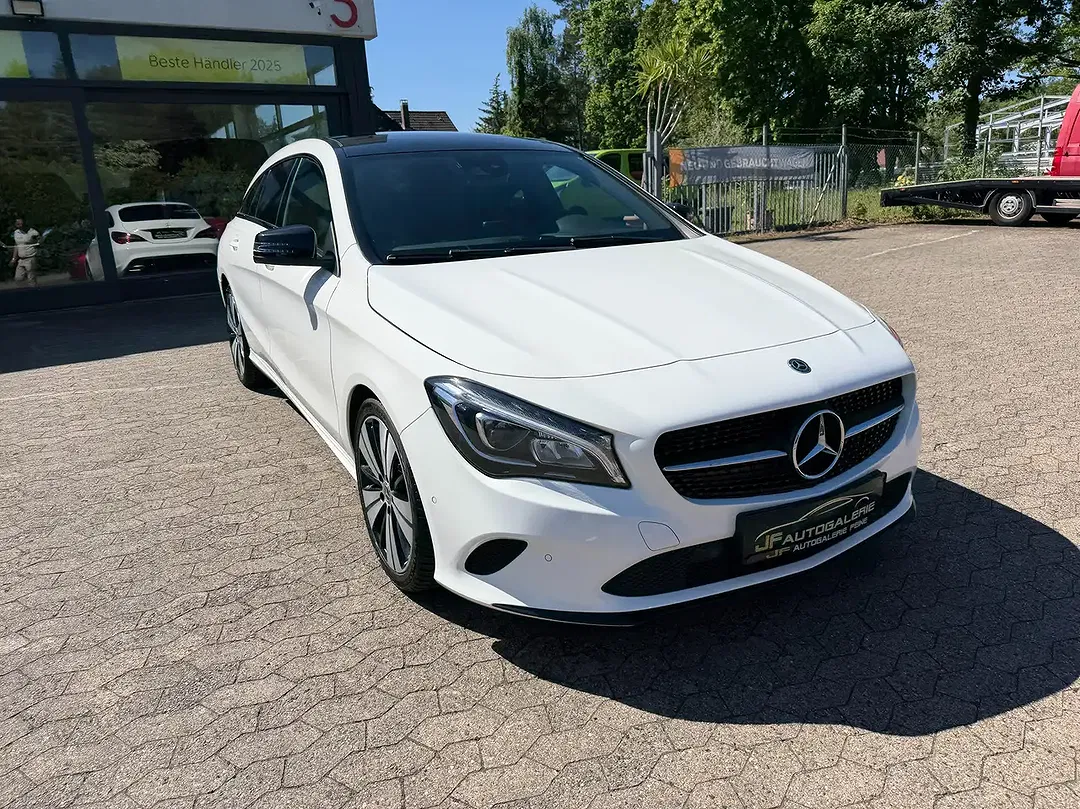 Mercedes-Benz CLA 200 - Thumbnail 3