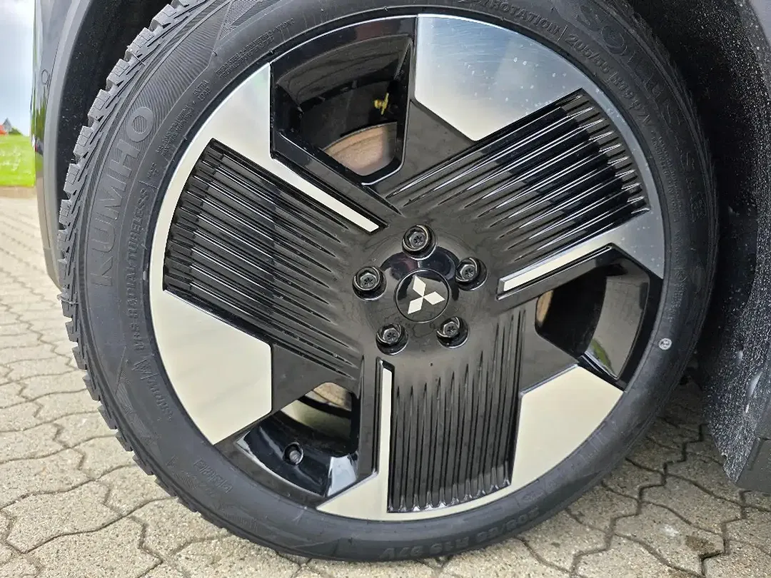 Mitsubishi Eclipse Cross - Thumbnail 6