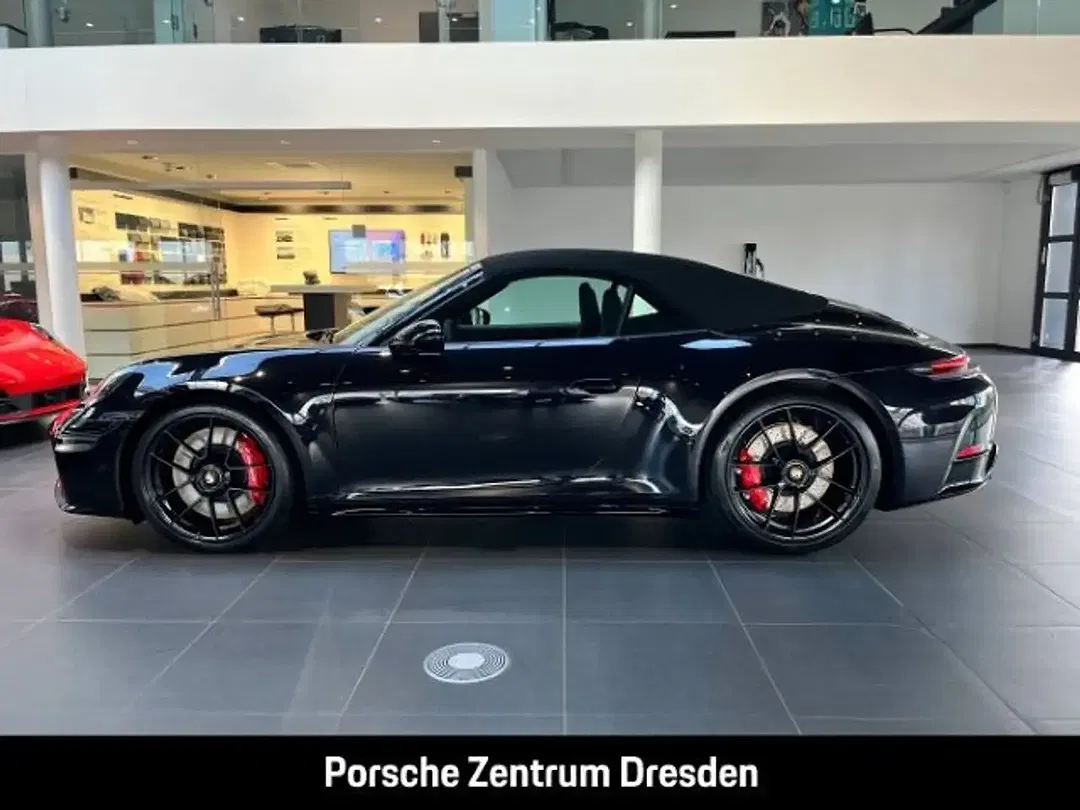 Porsche 992 - Thumbnail 2