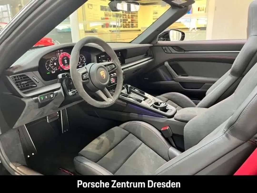 Porsche 992 - Thumbnail 4