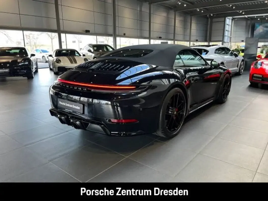 Porsche 992 - Thumbnail 9