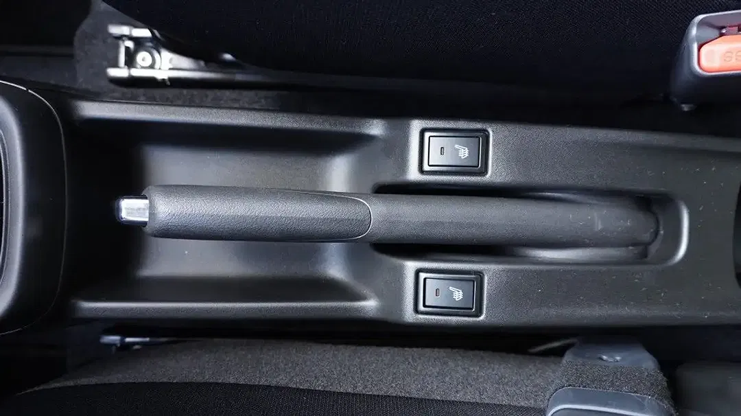 Suzuki Swift - Thumbnail 13
