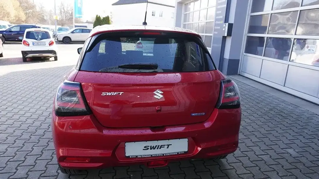 Suzuki Swift - Thumbnail 5