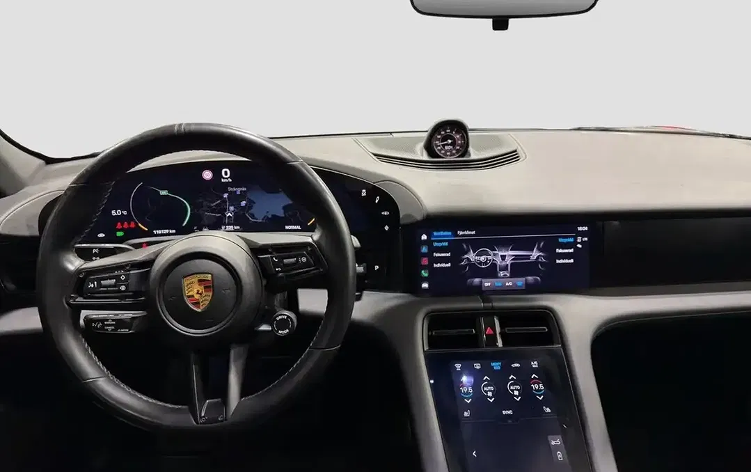 Porsche Taycan - Thumbnail 12