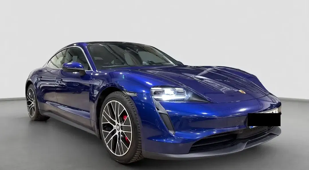 Porsche Taycan - Thumbnail 2