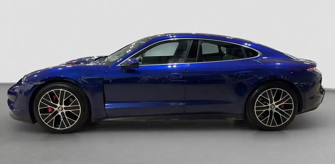 Porsche Taycan - Thumbnail 7