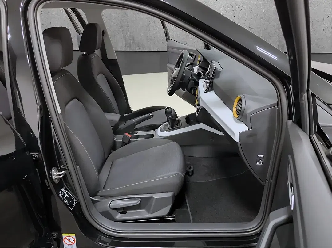 SEAT Arona - Thumbnail 13