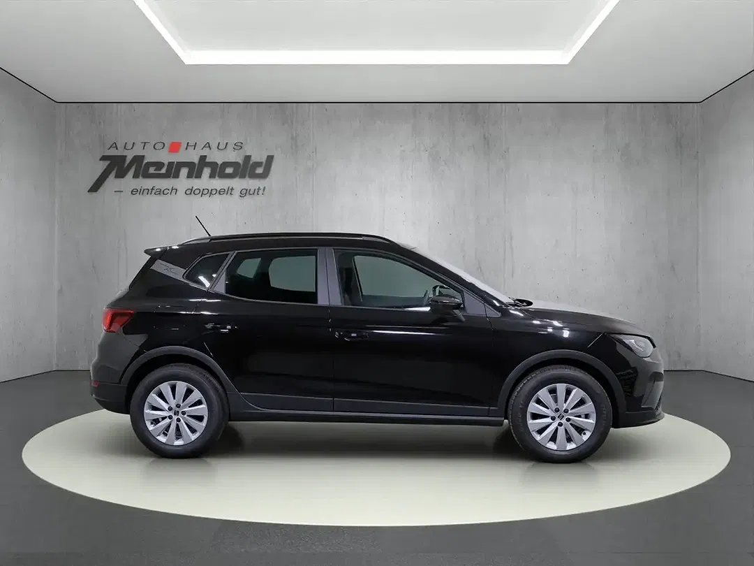 SEAT Arona - Thumbnail 2