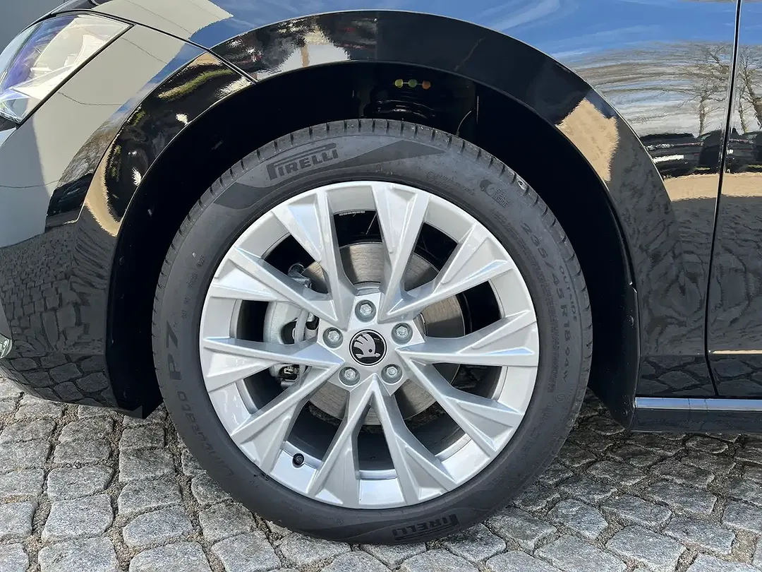 Skoda Superb - Thumbnail 4