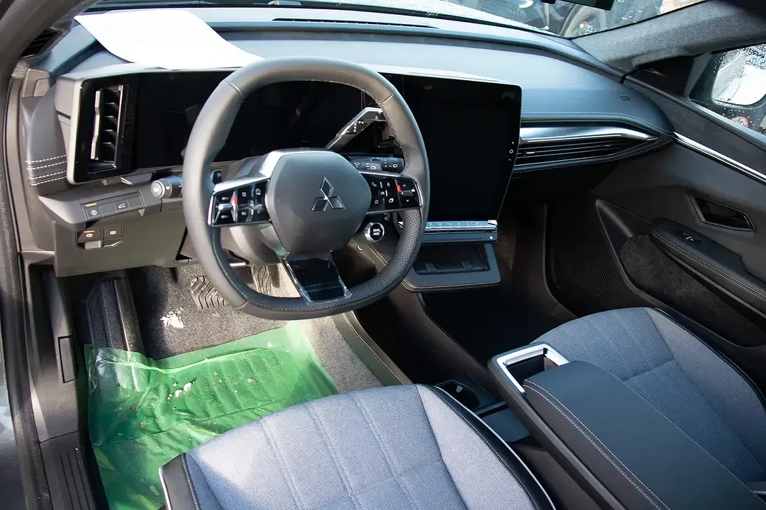 Mitsubishi Eclipse Cross - Thumbnail 9