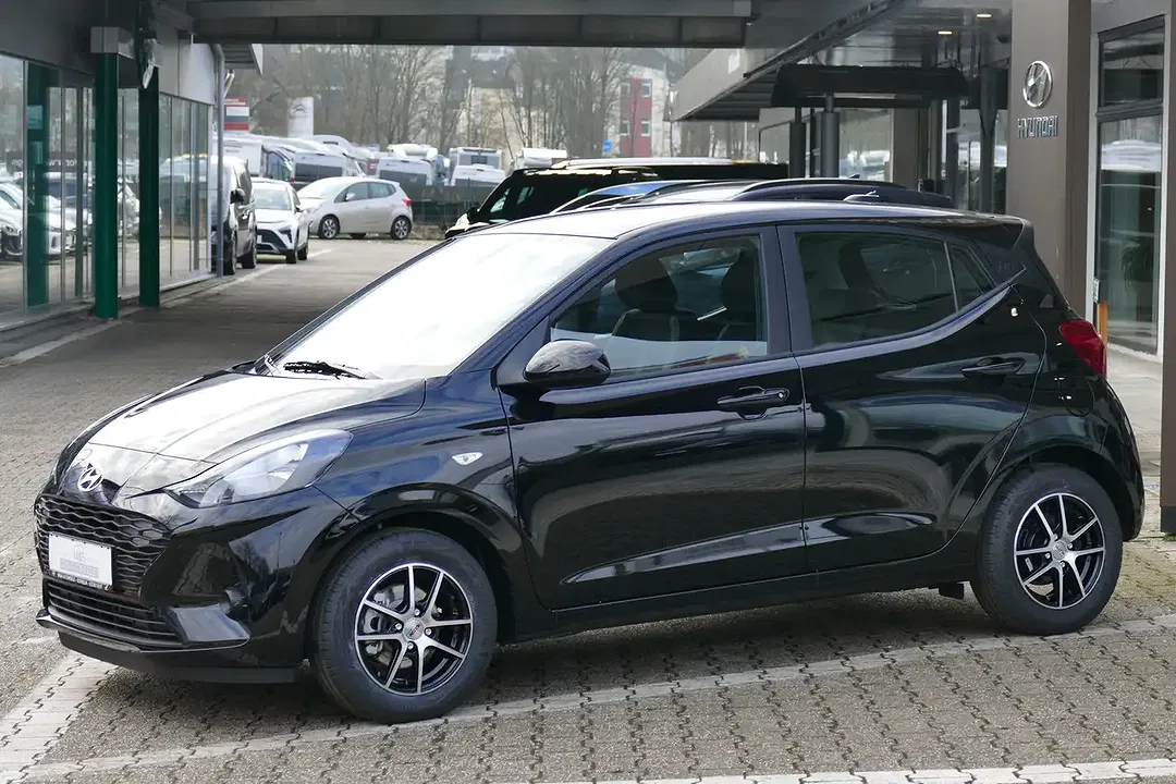 Hyundai i10 - Thumbnail 1