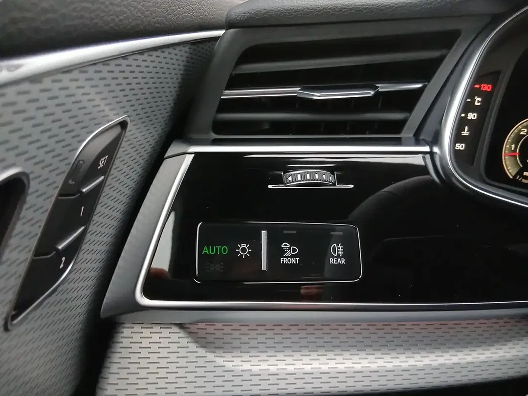Audi Q8 - Thumbnail 15