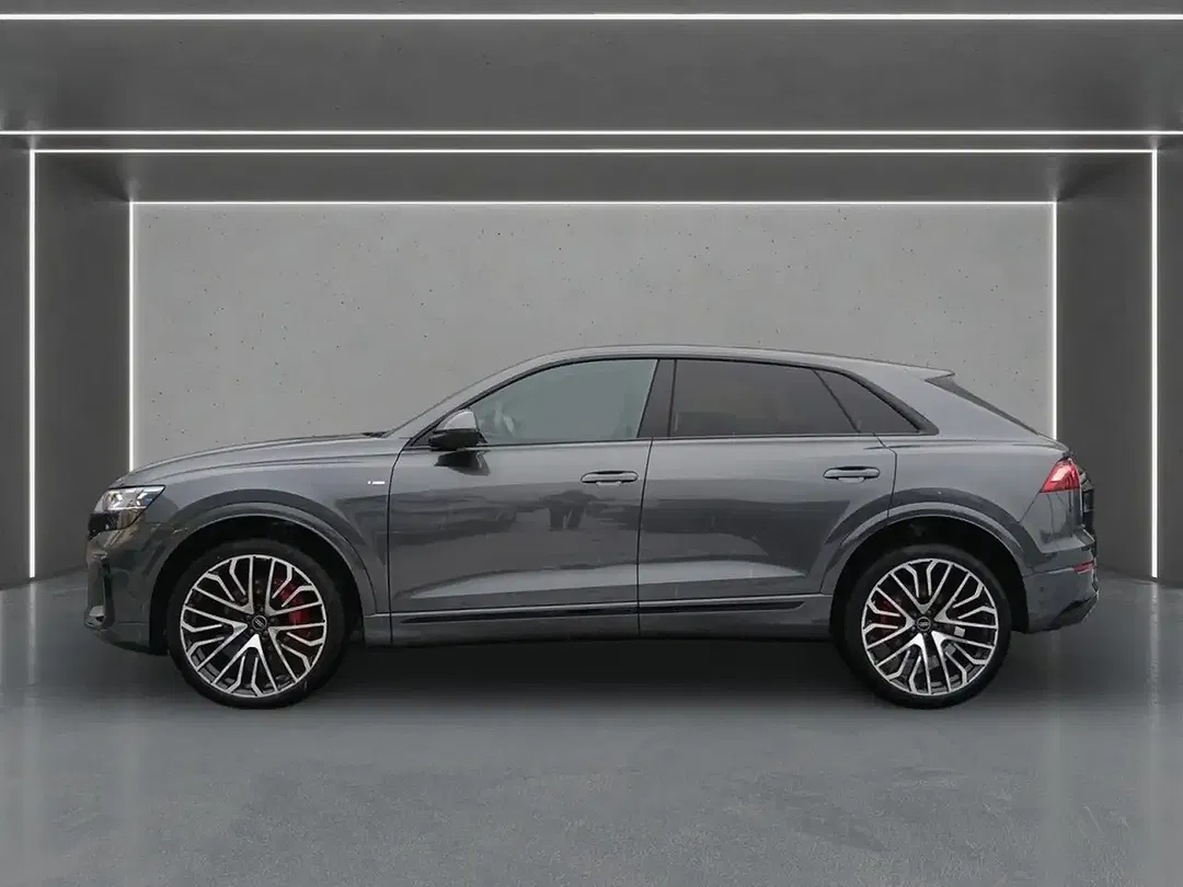 Audi Q8 - Thumbnail 4