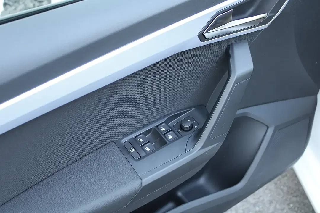 SEAT Ibiza - Thumbnail 11