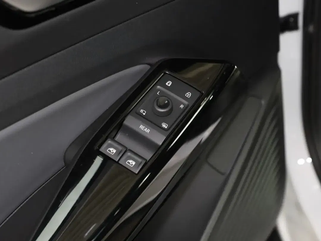 Volkswagen ID.4 - Thumbnail 15
