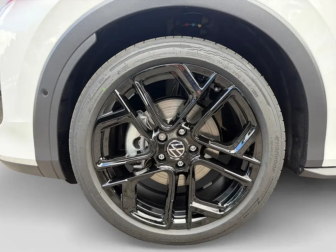 Volkswagen T-Roc - Thumbnail 4