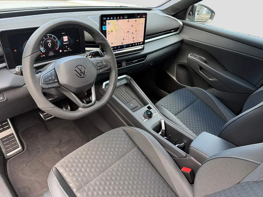 Volkswagen T-Roc - Thumbnail 5