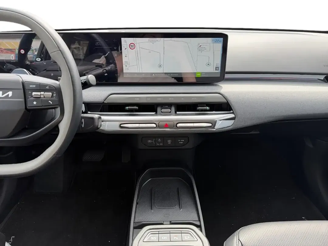 Kia EV4 - Thumbnail 11