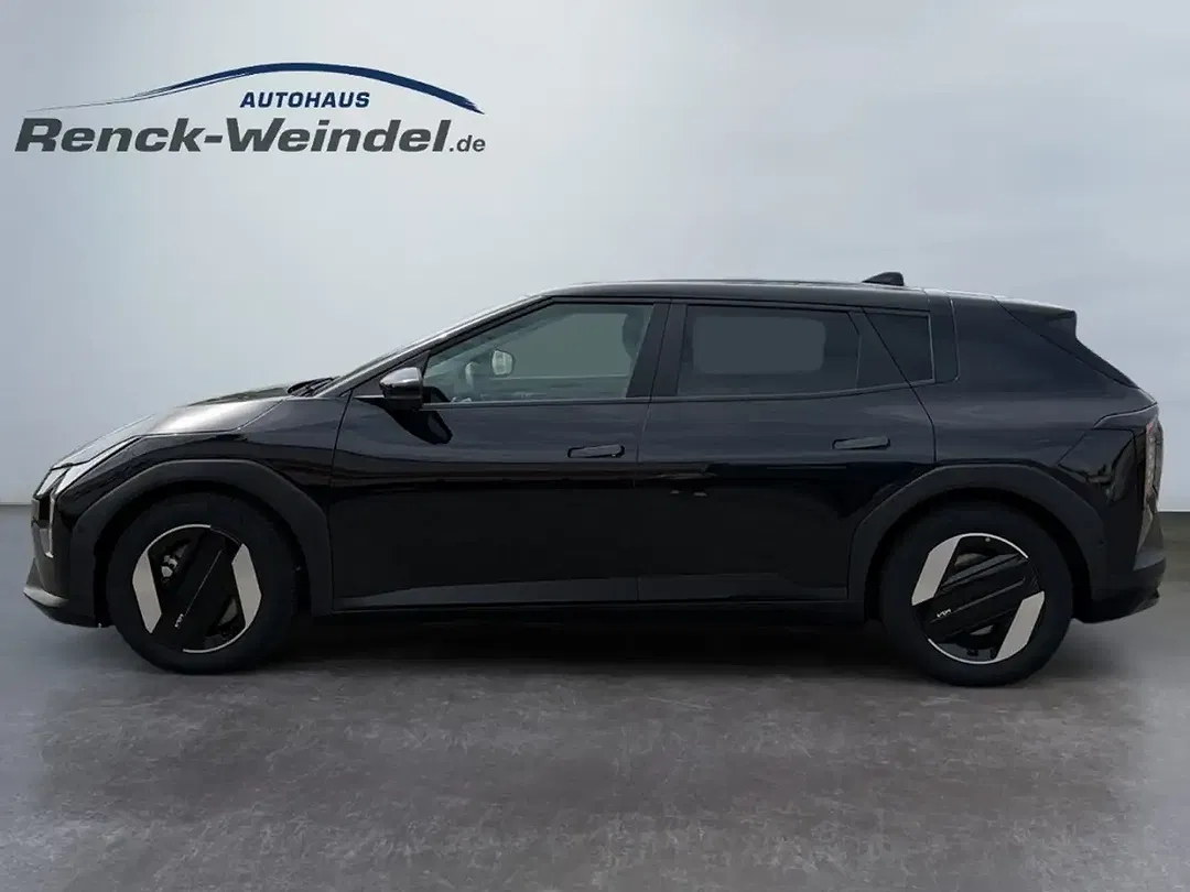 Kia EV4 - Thumbnail 2