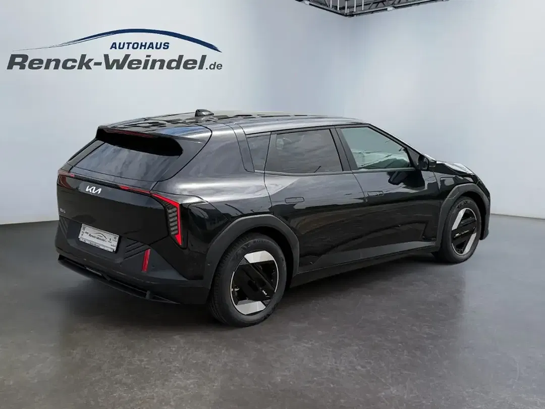 Kia EV4 - Thumbnail 5