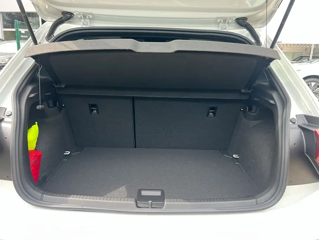 Volkswagen Polo - Thumbnail 11