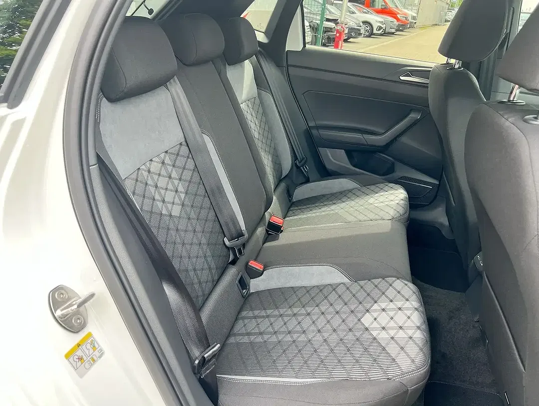 Volkswagen Polo - Thumbnail 12